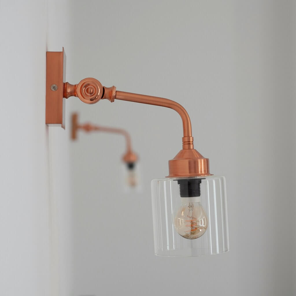 Jak zamontować kinkiet bez wiercenia?